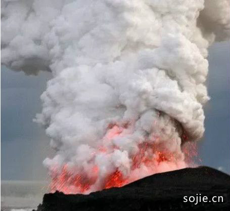 安托法拉火山，阿根廷(大约高度:21,161英尺)