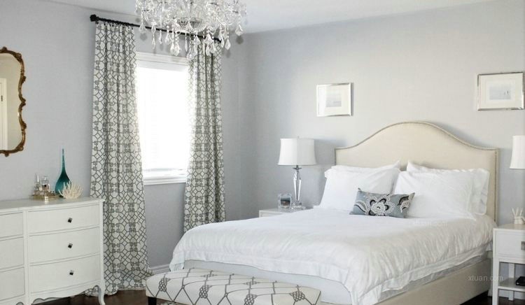 浅灰色卧室墙面漆搭配白色卧室家具装修效果图