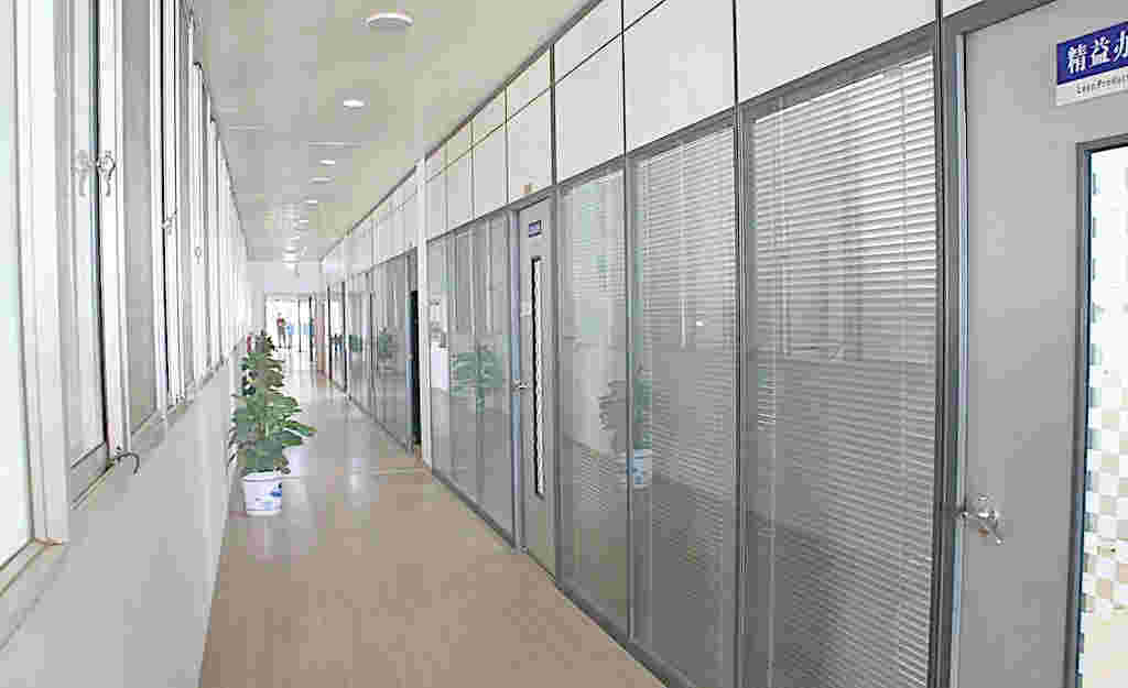公司玻璃门贴膜装修效果图 4款办公室玻璃门隔断磨砂贴膜设计图