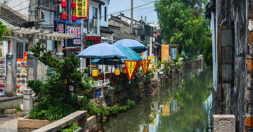 苏州旅游必去十大景点推荐（苏州最值得去的景点）